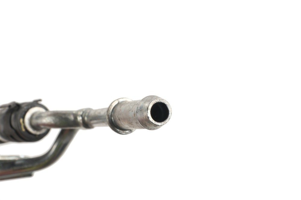 GM Genuine Parts Engine Coolant Breather Pipe 12679080 — image 4